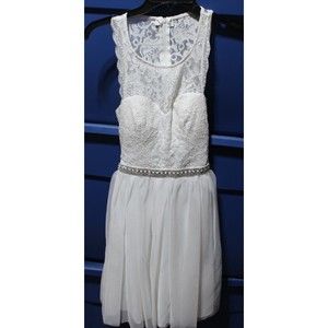 Sequin Hearts White Lace And Bead Embellishments,  Formal Dress Size 1 NWT